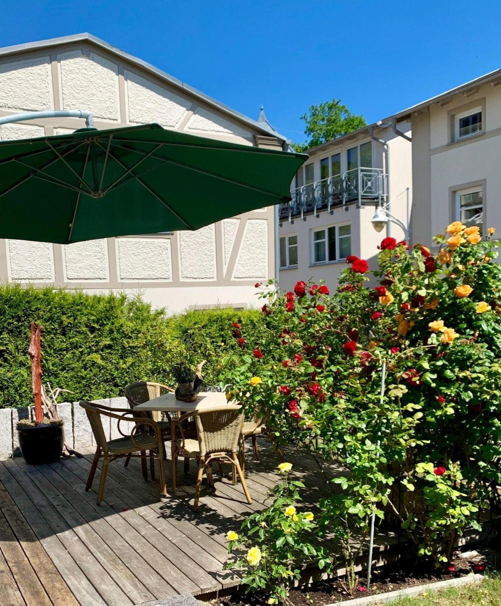 Villa-Rosengarten-Ferienwohnung-Baumhaus-Mit-Seeblick Sassnitz Exterior photo